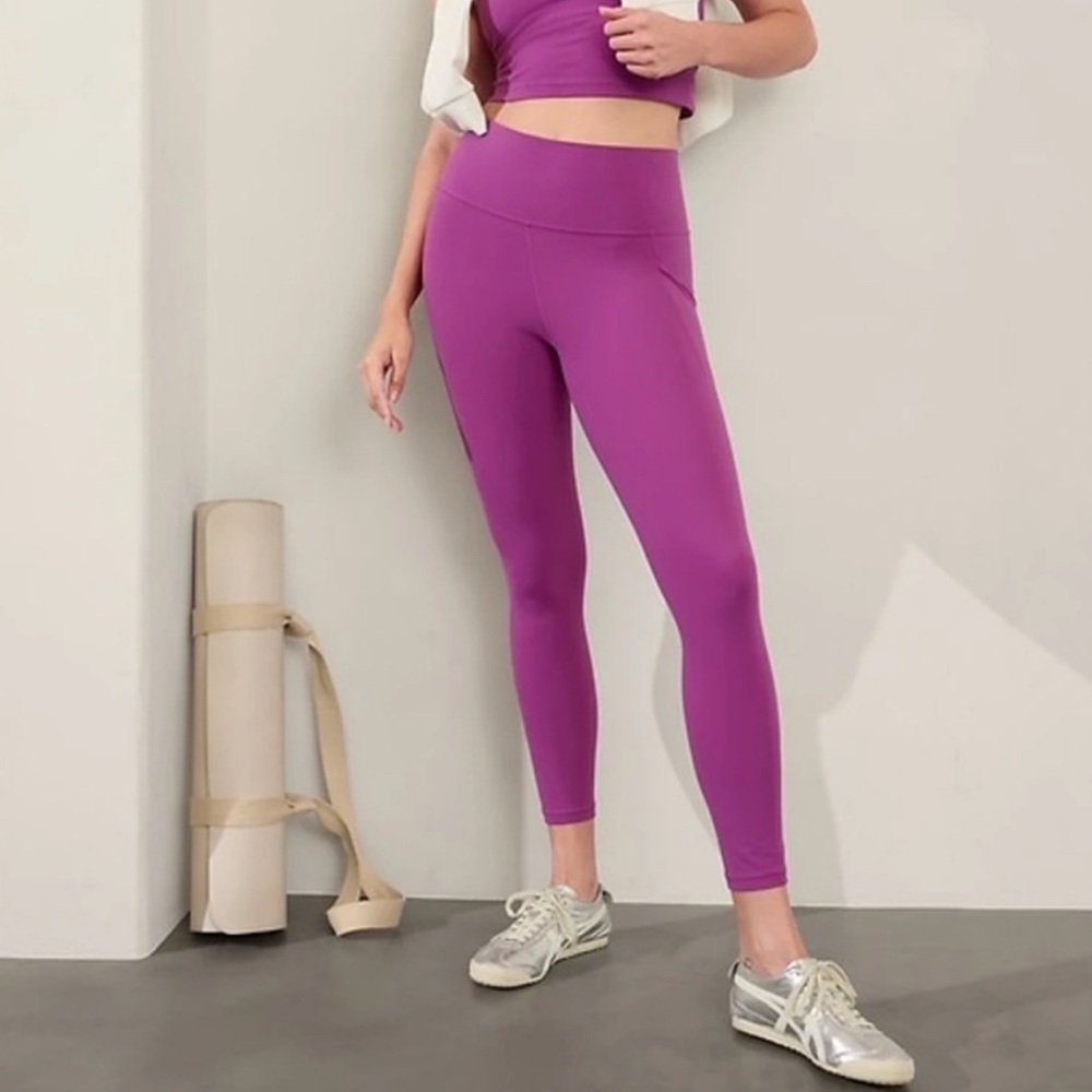 Athleta Salutation Stash Tight in Fuchsia Purple